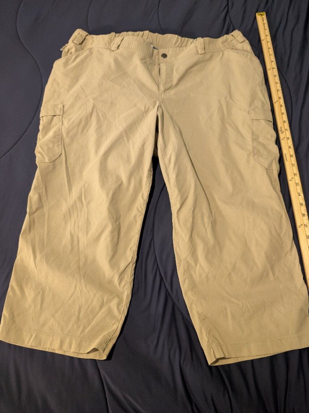 Duluth Trading Co Womens 22W Khaki Tan Cargo Capri Pants Cropped Hiking